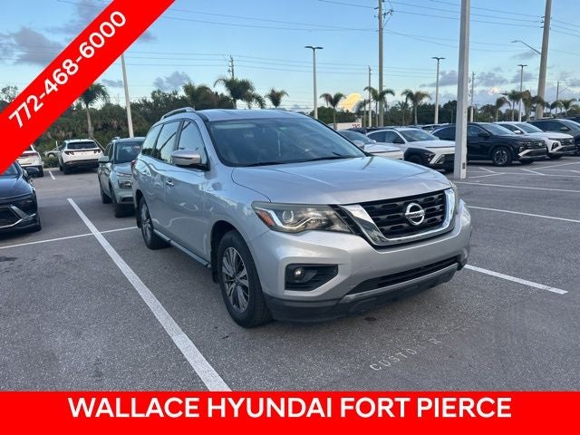 2017 Nissan Pathfinder SV