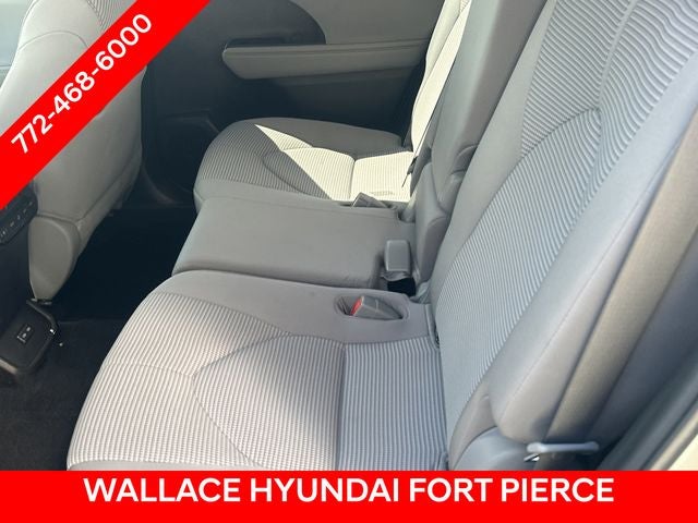 2022 Toyota Highlander Hybrid LE