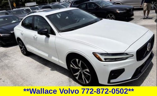 2024 Volvo S60 B5 Core Dark Theme