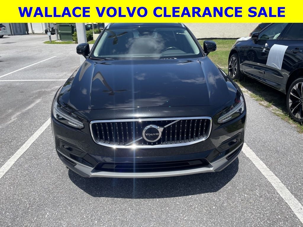 2023 Volvo V90 Cross Country B6