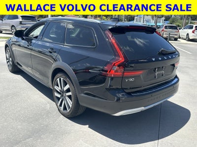 2023 Volvo V90 Cross Country B6