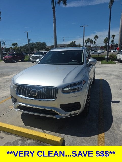 2022 Volvo XC90 T5 Momentum