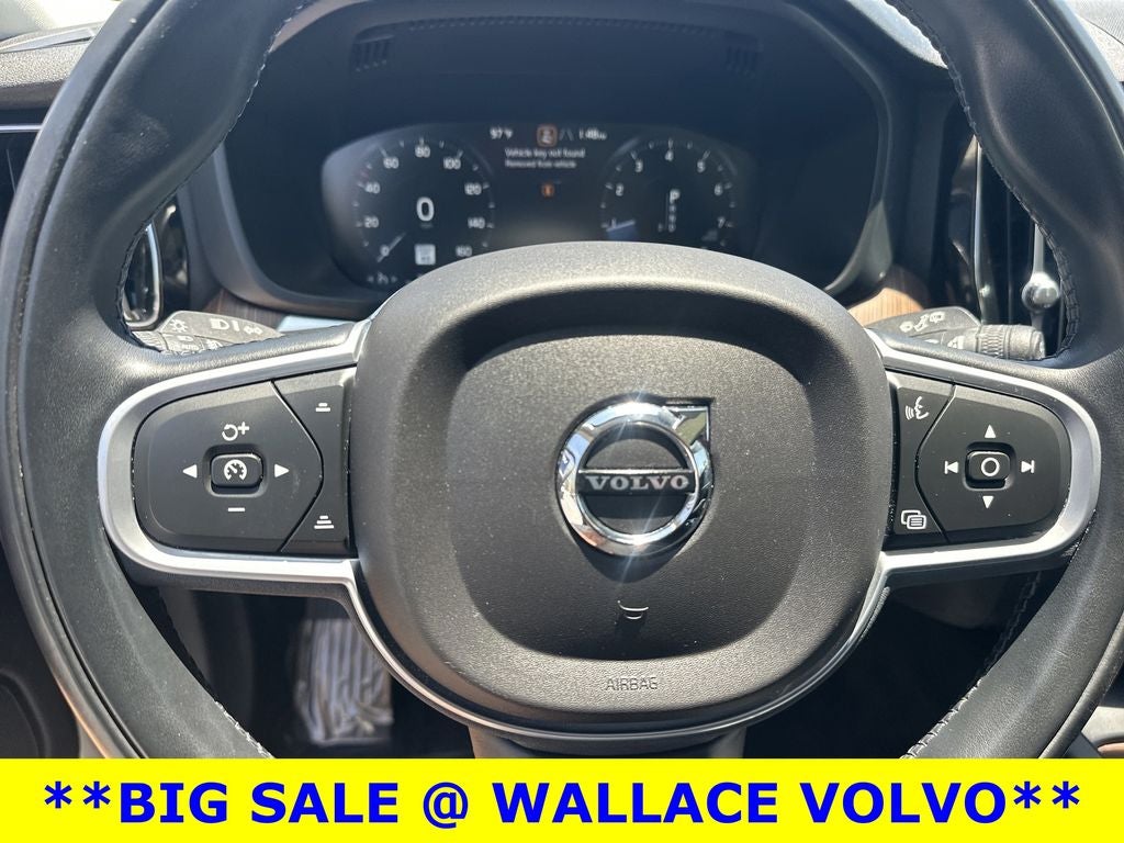 2021 Volvo XC60 T5 Momentum