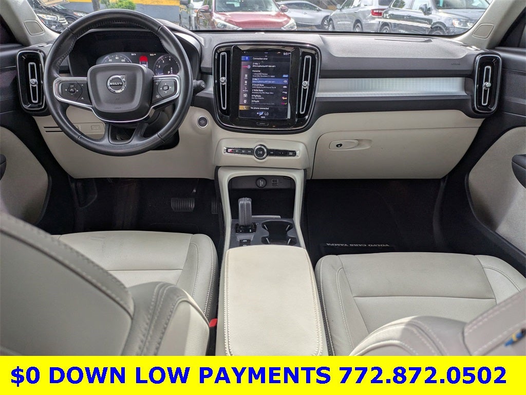 2021 Volvo XC40 Momentum