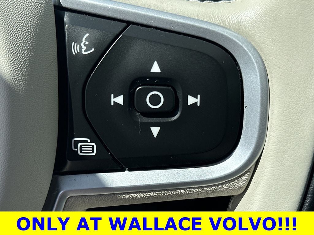 2022 Volvo XC60 B5 Momentum