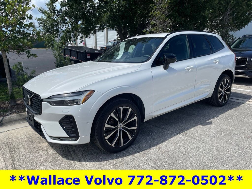 2023 Volvo XC60 B5 Plus Dark Theme