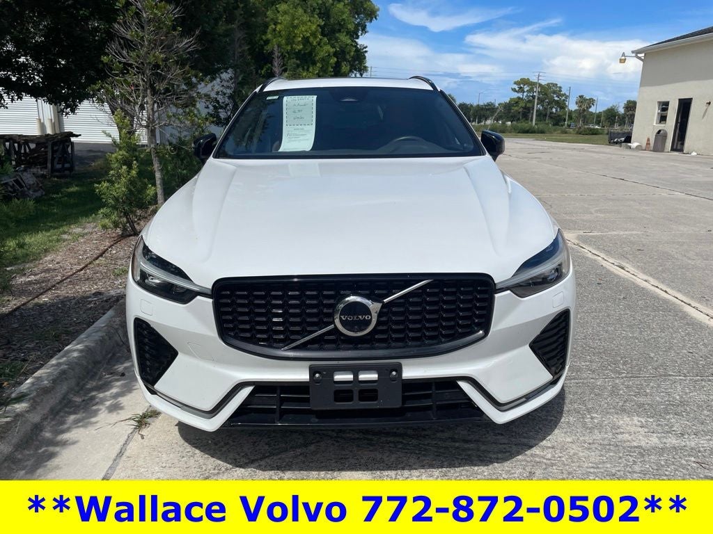 2023 Volvo XC60 B5 Plus Dark Theme