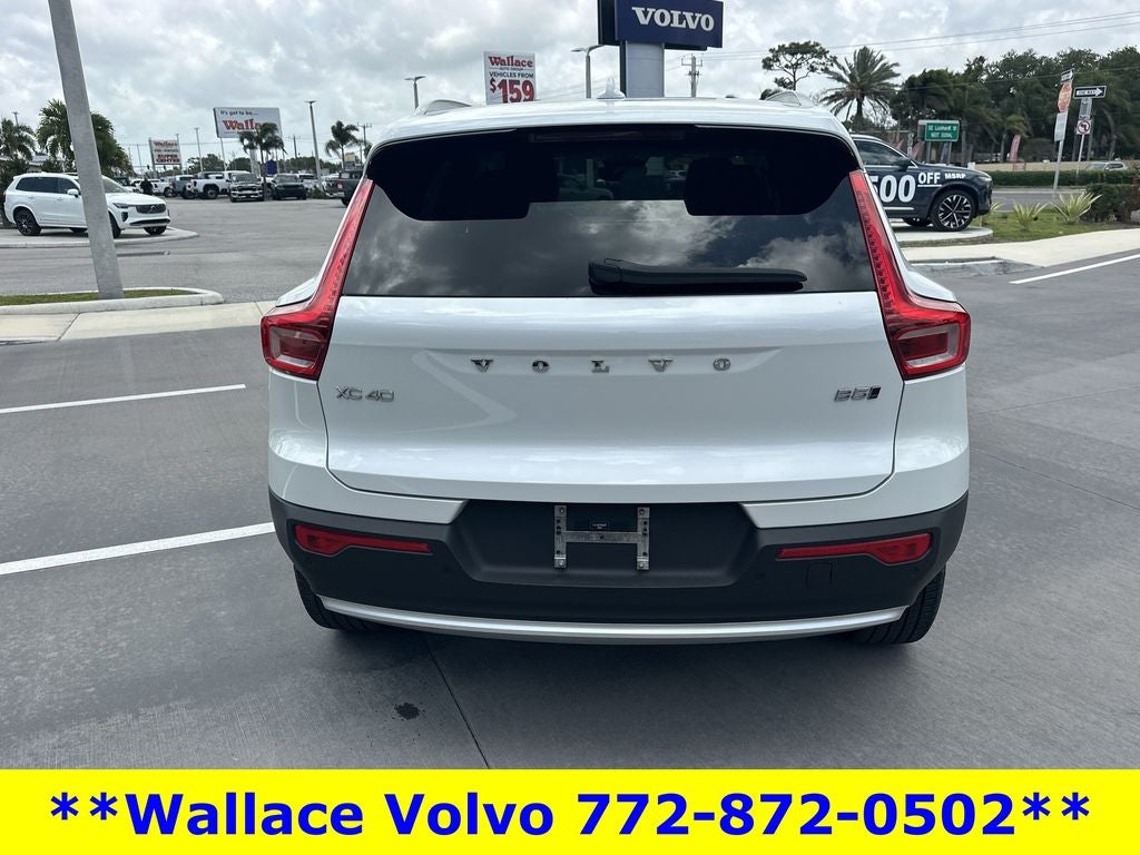 2023 Volvo XC40 B5 Plus Bright Theme