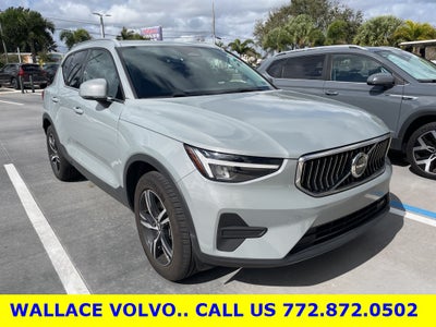2025 Volvo XC40 B5 Core