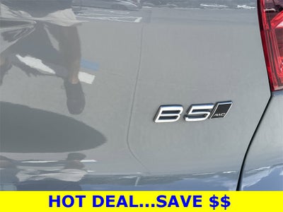 2025 Volvo XC40 B5 Core