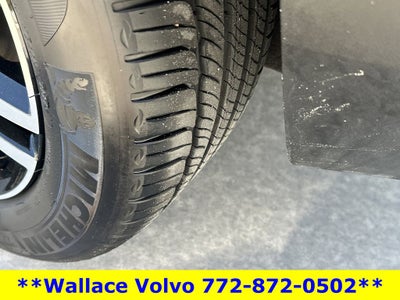 2025 Volvo XC40 B5 Core