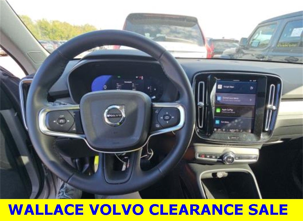 2025 Volvo XC40 B5 Core