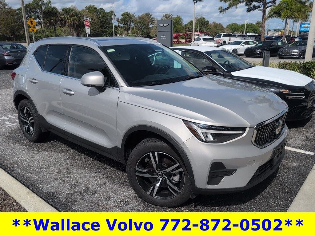 2025 Volvo XC40 B5 Core