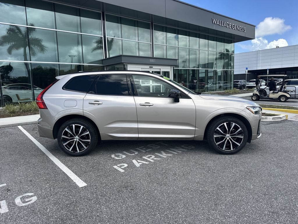 2023 Volvo XC60 B5 Plus Dark Theme