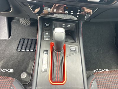 2025 Nissan Kicks SR