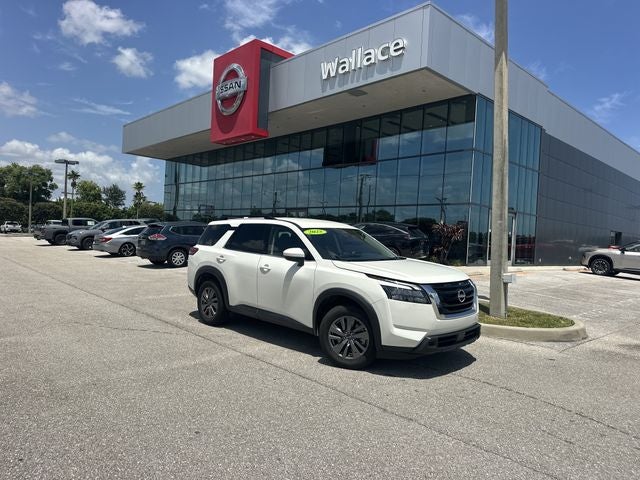 2025 Nissan Pathfinder SV