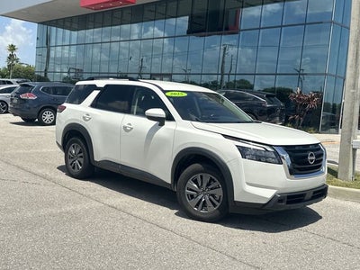 2025 Nissan Pathfinder SV