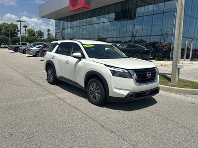 2025 Nissan Pathfinder SV