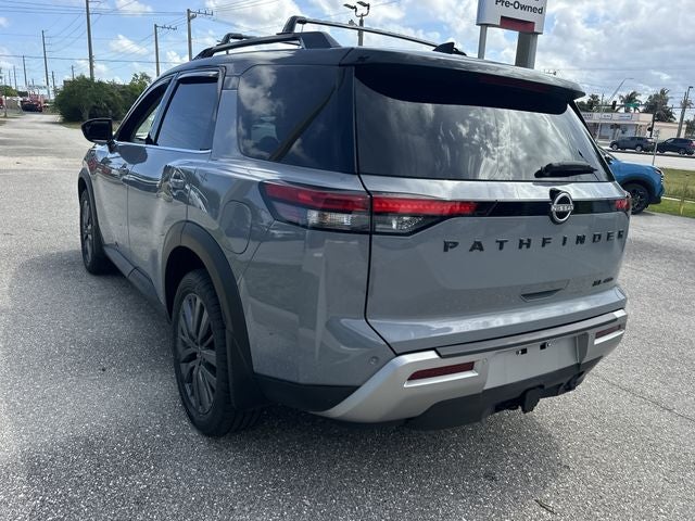 2024 Nissan Pathfinder SL