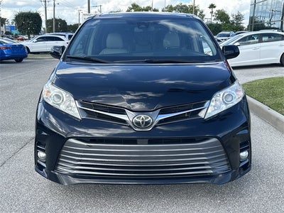 2020 Toyota Sienna XLE