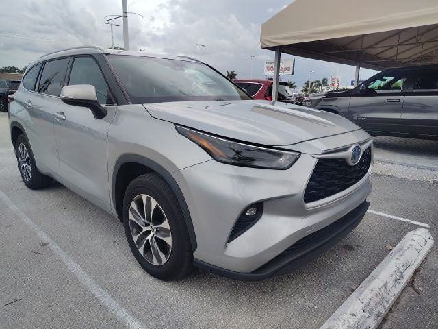 2022 Toyota Highlander Hybrid XLE