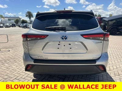 2022 Toyota Highlander Hybrid XLE