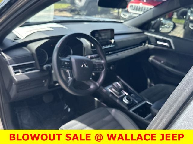 2022 Mitsubishi Outlander SE