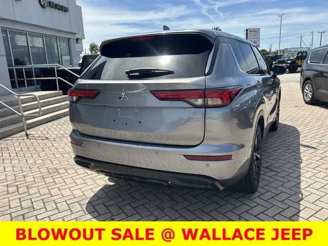 2022 Mitsubishi Outlander SE