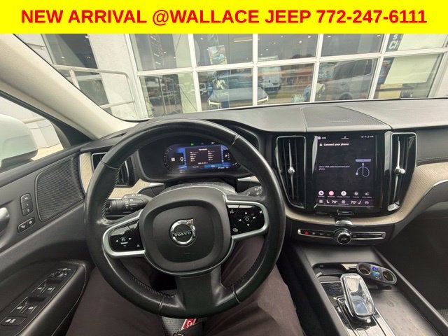 2022 Volvo XC60 B5 Inscription