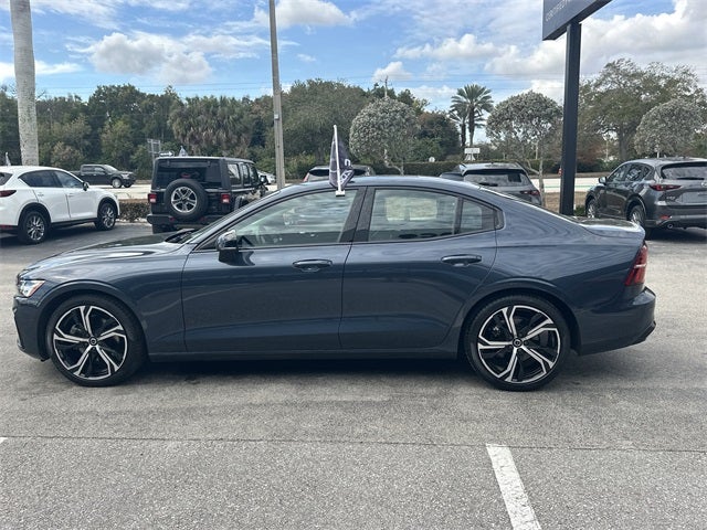 2024 Volvo S60 B5 Core Dark Theme