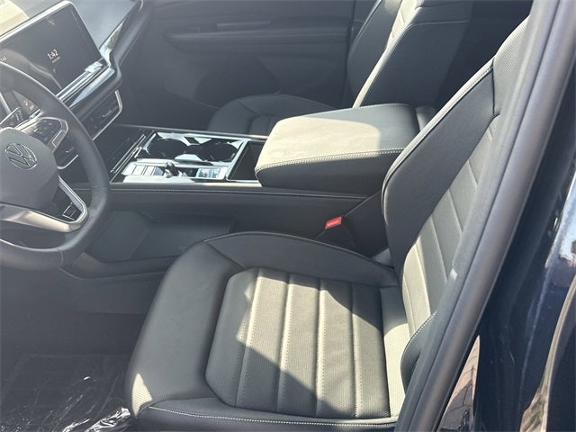 2026 Volkswagen Atlas Cross Sport 2.0T SEL R-Line Black