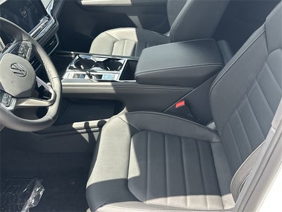 2025 Volkswagen Atlas Cross Sport 2.0T SEL R-Line Black