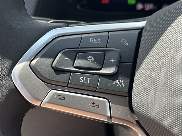 2025 Volkswagen Atlas Cross Sport 2.0T SEL R-Line Black