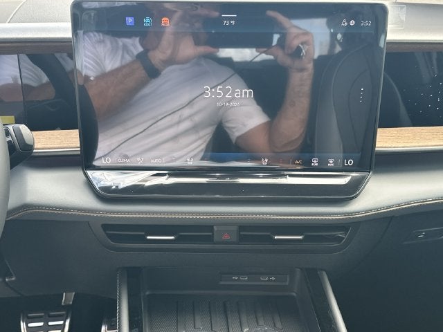 2027 Volkswagen Atlas SEL R - LINE