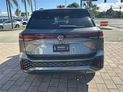 2026 Volkswagen Tiguan 2.0T SE R-Line Black