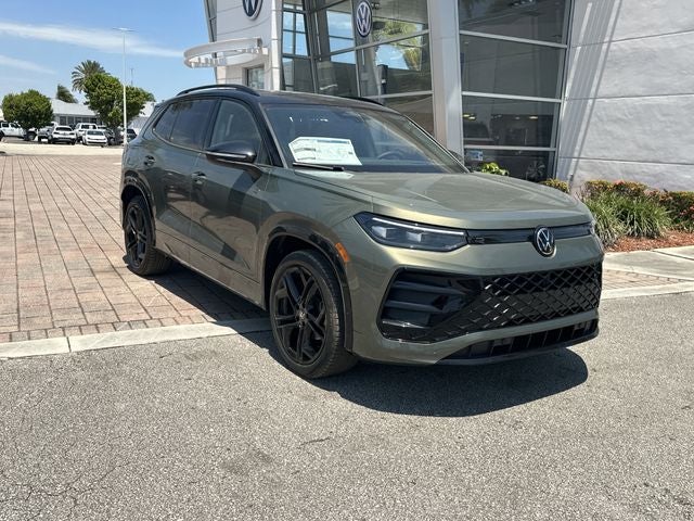 2026 Volkswagen Tiguan 2.0T SE R-Line Black