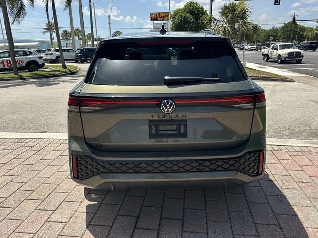 2026 Volkswagen Tiguan 2.0T SE R-Line Black