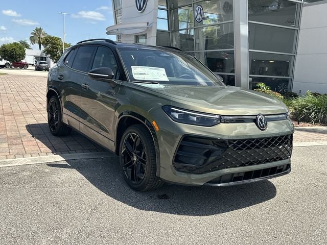 2026 Volkswagen Tiguan 2.0T SE R-Line Black