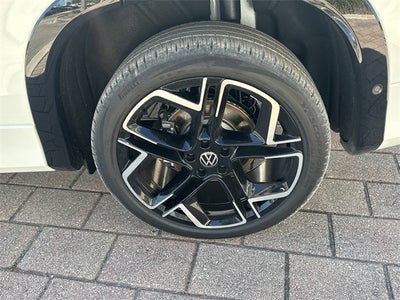2026 Volkswagen Tiguan 2.0T SEL R-Line Turbo