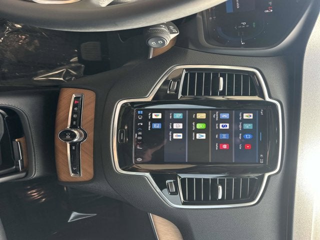 2024 Volvo XC90 Recharge Plug-In Hybrid Plus Bright Theme