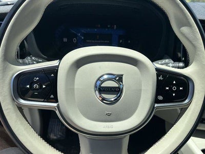 2023 Volvo XC60 Plus Bright Theme