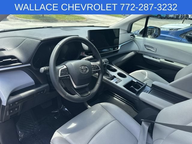 2025 Toyota Sienna XLE